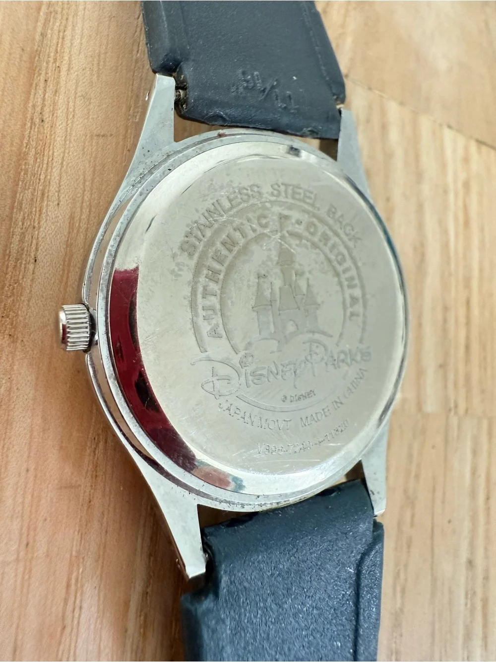 Disney parks moving arms Donald duck watch NEW BATTERY